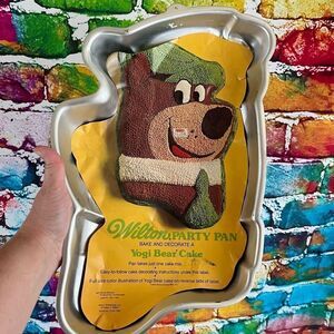 Vintage 1975 Wilton YOGI BEAR Hanna Barbera Cartoon Party CAKE PAN Mold #502-178